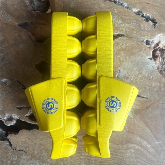 Meow Wolf Omega Mart Cage Free Toes Mens Womens Slides - Marked Men’s Size 6 - Picture 5 of 16